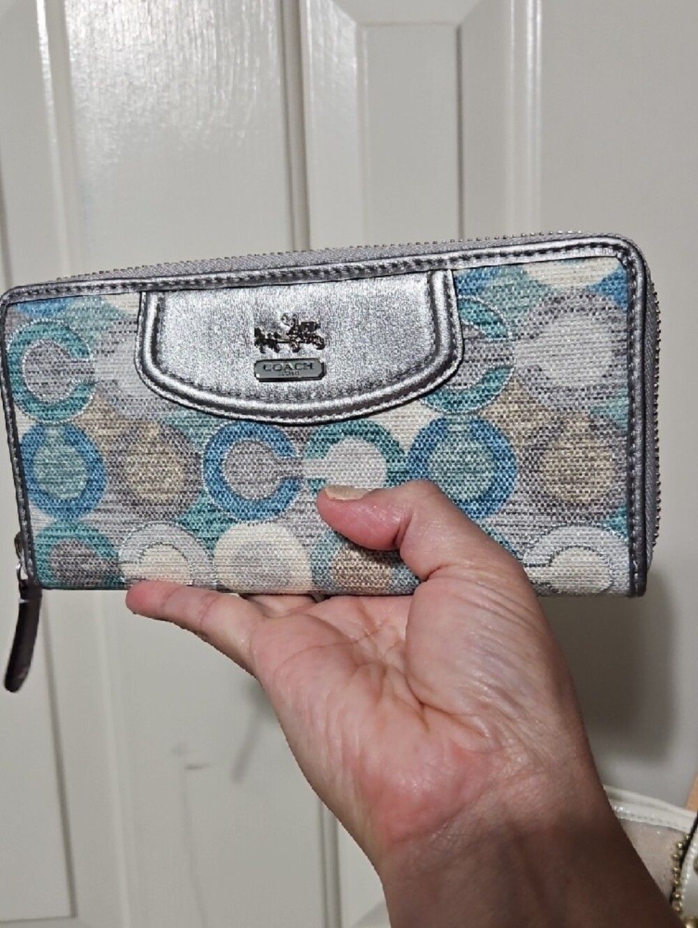 Coach NWOT Opt Art C Continental Wallet in Silver and Blue - Picture 3 of 11